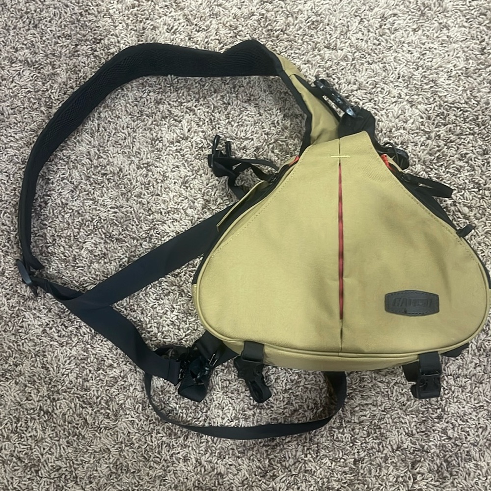 Caden Camera Bag - Sling pack